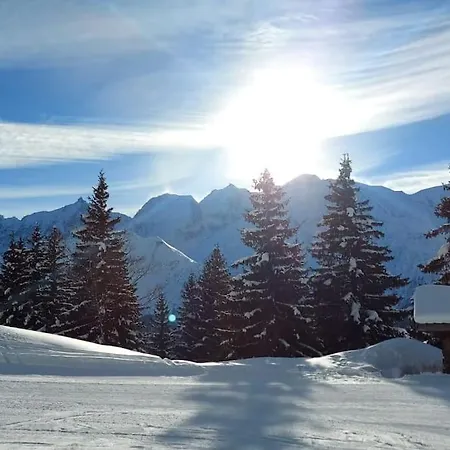 Premier Etage D'une Ferme Renovee Passy (Haute-Savoie)