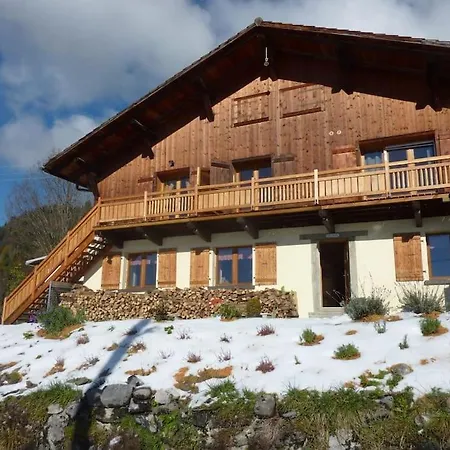 Premier Etage D'une Ferme Renovee *